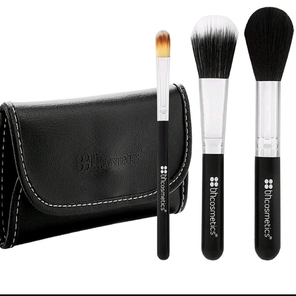 BH Cosmetics Other - BH Cosmetics Black and Silver Brush Trio